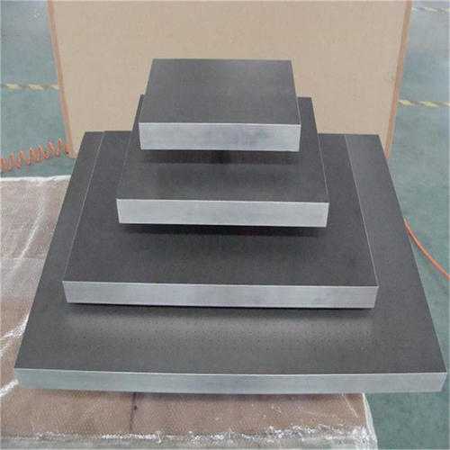 粉碎樹(shù)根的機(jī)器刀片用什么材質(zhì)，大型樹(shù)根粉碎機(jī)出售多少錢(qián)一臺(tái)