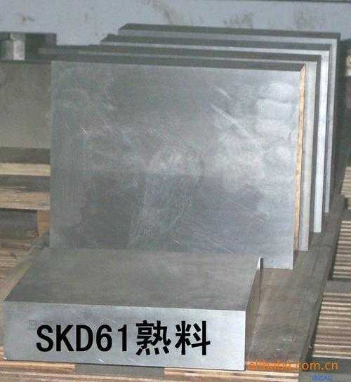 東锜和斯慕，東锜t302